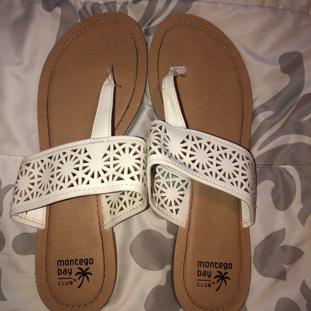 White flip flops🕊